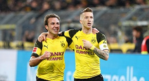 Marco Reus and Mario Götze celebrated with their team in the first half of the Bundesliga season. Will Borussia Dortmund win the German championship?